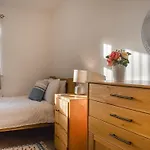 בית נופש Bee's Place *