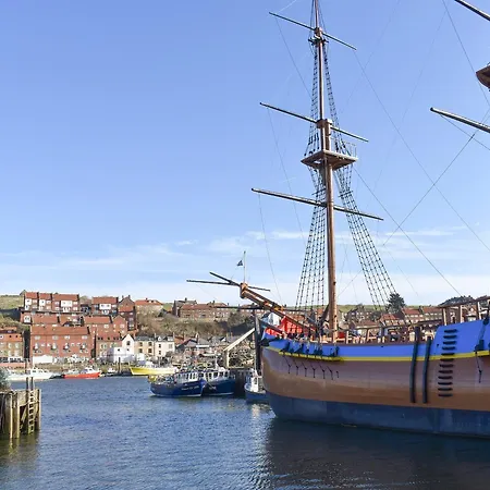 Bees Place Holiday home