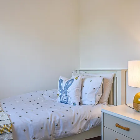 Bees Place Holiday home